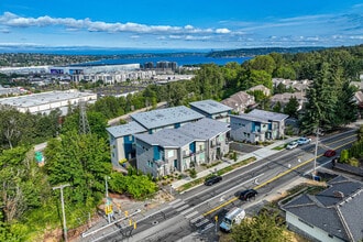 701 Sunset Blvd NE in Renton, WA - Building Photo - Building Photo