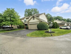 8576 Timber Park Dr in Centerville, OH - Building Photo - Building Photo