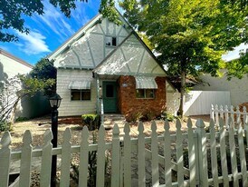 429 SW 6th St in Corvallis, OR - Building Photo