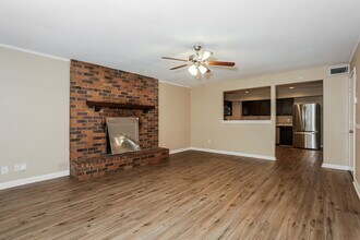 347 Linkview Dr in Duncanville, TX - Building Photo - Building Photo