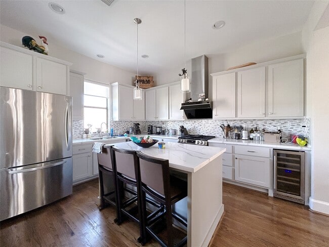 property at 939 Queen Annes Rd