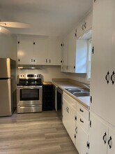 Cute and Newly Renovated Brick One Level H in Auburn, AL - Building Photo - Building Photo