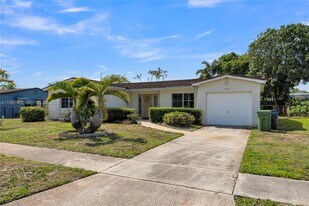 6924 NW 8th Ct in Margate, FL - Building Photo