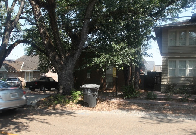 345-349 E State St in Baton Rouge, LA - Building Photo - Building Photo