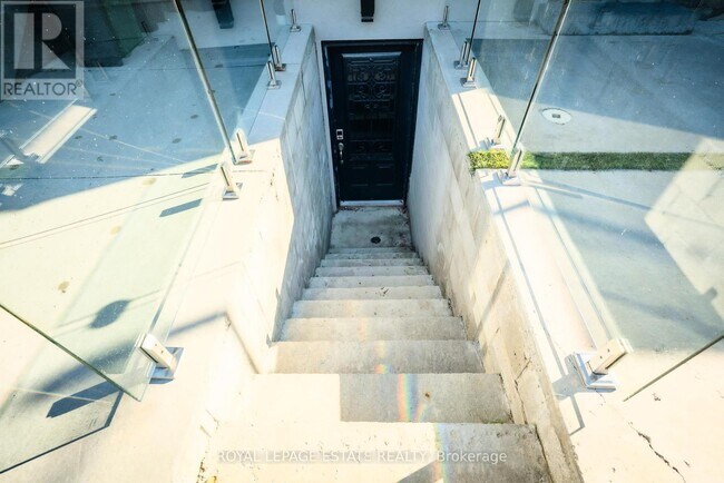 141 S Edgely Ave in Toronto, ON - Building Photo - Building Photo