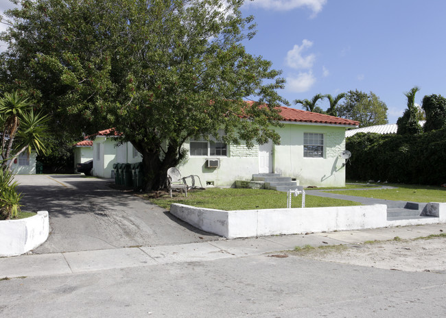 1237-1243 NE 110th Ter in Miami, FL - Building Photo - Building Photo