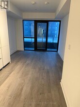 2 Erskine Rd in Mississauga, ON - Building Photo - Building Photo