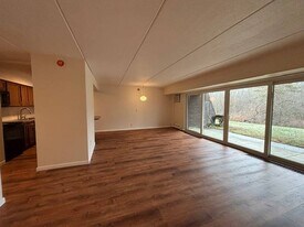 21 Swatling Rd in Latham, NY - Building Photo