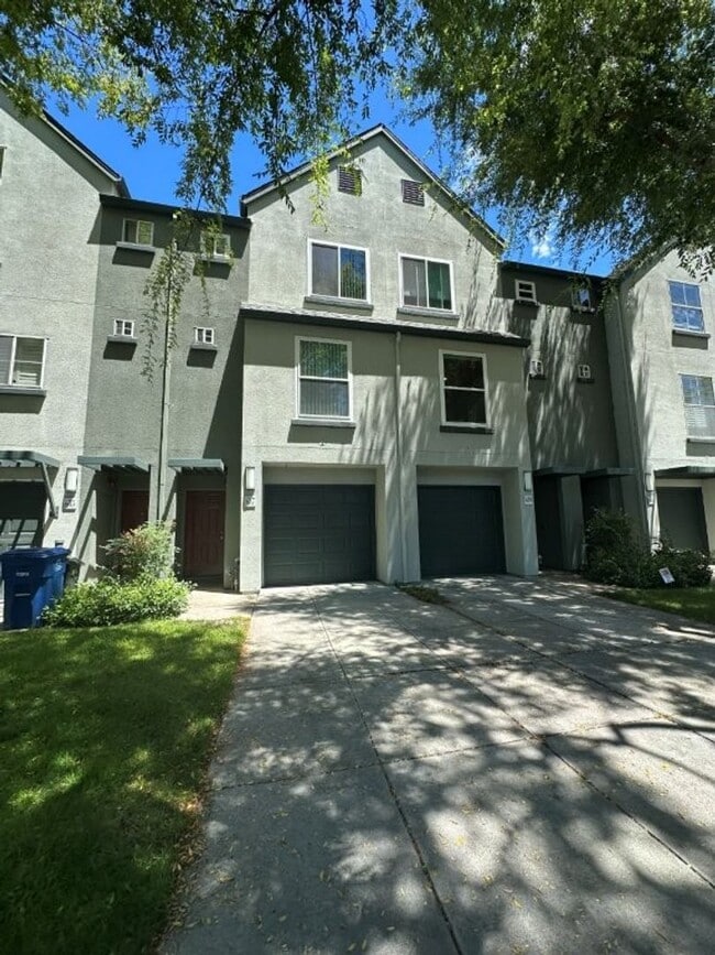 property at 637 Atherton Pl