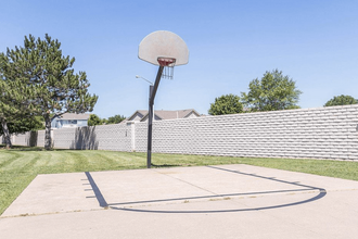 Springcreek Apartments and Townhomes in Derby, KS - Building Photo - Building Photo