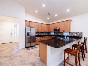 827 N Robb Hill Pl in Tucson, AZ - Building Photo - Building Photo