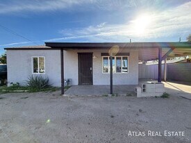 1741 W Desert Cove Ave in Phoenix, AZ - Building Photo