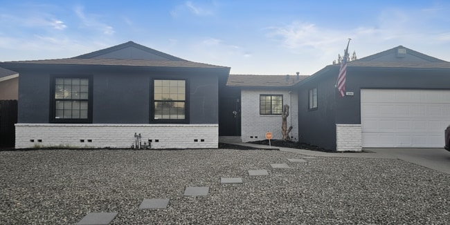 property at 2248 Sunnyside Ave