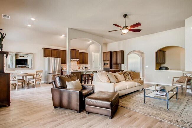 303 Highland Village Cove in Lakeway, TX - Building Photo - Building Photo