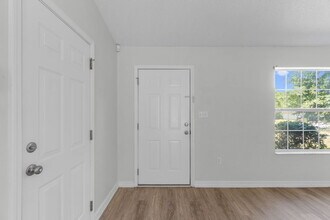 147 Cabana Way in Crestview, FL - Building Photo - Building Photo