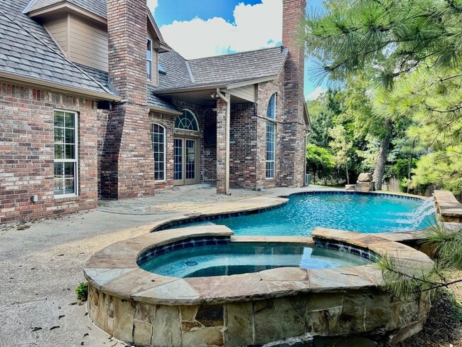 1808 Oak Forest Dr in Edmond, OK - Building Photo - Building Photo