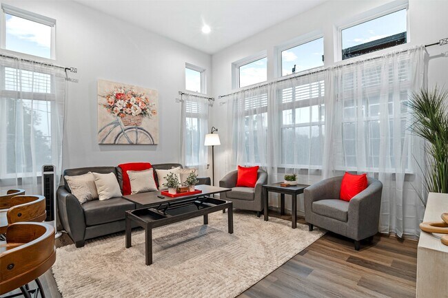 829 Emile St in Houston, TX - Building Photo - Building Photo