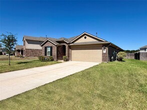 9922 Southern Bayberry Dr in Tomball, TX - Foto de edificio - Building Photo