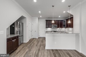 45114 Kincora Dr in Sterling, VA - Building Photo - Building Photo