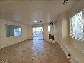 1708 Sierra Valley Way in Las Vegas, NV - Building Photo - Building Photo