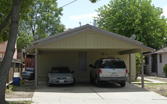 516 Central Ave in Pittsburg, CA - Foto de edificio - Building Photo