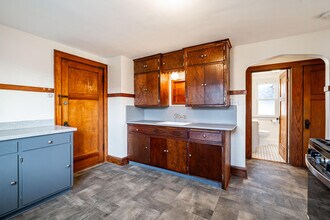 2213 S 72nd St in West Allis, WI - Building Photo - Building Photo