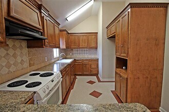 8615 Sweetbrush Dr in Houston, TX - Building Photo - Building Photo