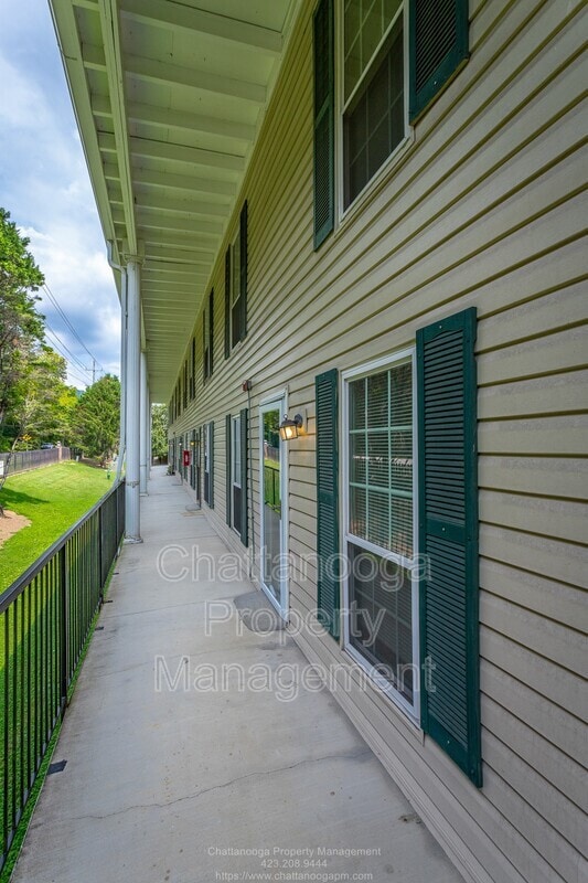 900 Mountain Creek Rd in Chattanooga, TN - Foto de edificio - Building Photo