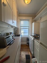 11 Gray St, Unit 8 in Cambridge, MA - Foto de edificio - Building Photo