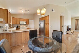 519 E Devon Dr in Gilbert, AZ - Foto de edificio - Building Photo