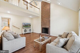 1292 Middleton Ct in Vienna, VA - Building Photo - Building Photo