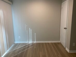 Chanticleer Apartments - Columbus, MS in Columbus, MS - Building Photo - Interior Photo