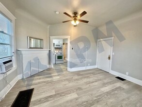 121 E Lockeford St in Lodi, CA - Building Photo - Building Photo