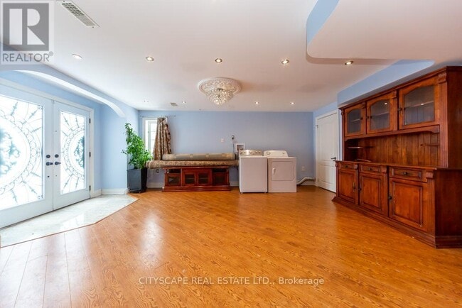 136 Manley Ave in Whitchurch-Stouffville, ON - Building Photo - Building Photo