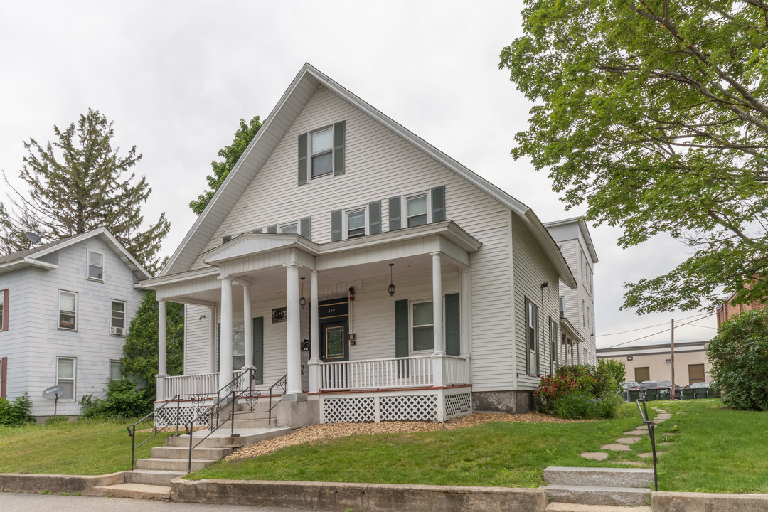 499 Beech St in Manchester, NH - Building Photo