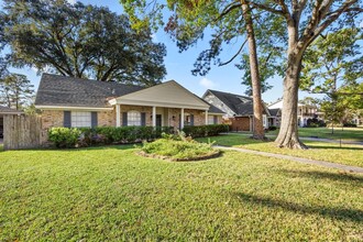 11223 Oak Spring Dr in Houston, TX - Building Photo - Building Photo