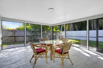 2374 Poinciana Dr in Naples, FL - Building Photo - Building Photo