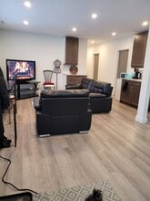 Room for rent in Belleville, ON - Building Photo - Building Photo