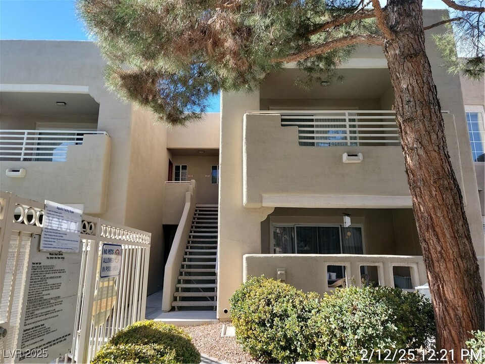 1908 Villa Palms Ct in Las Vegas, NV - Building Photo