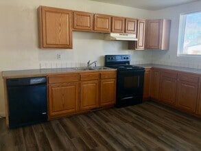 623 SW 4th St in Pendleton, OR - Building Photo - Building Photo