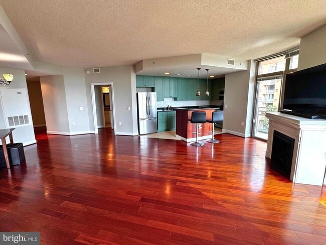 property at 3650 S Glebe Rd