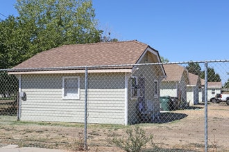 773 S Camelia Ave in Farmersville, CA - Foto de edificio - Building Photo