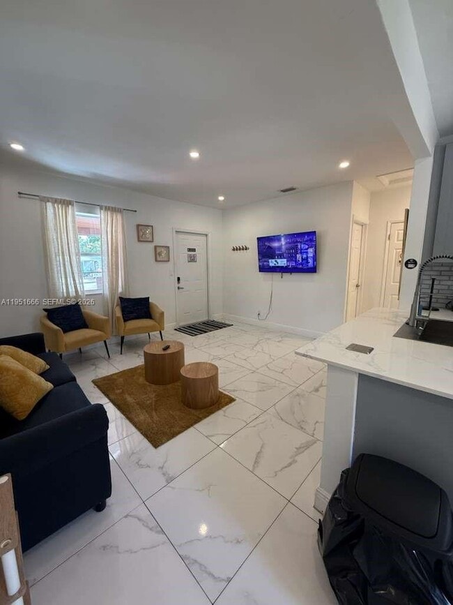 133 SW 22nd Terrace in Fort Lauderdale, FL - Building Photo - Building Photo