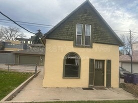 2033 S Clayton St in Denver, CO - Building Photo