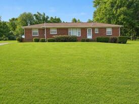 2608 Pleasant Green Rd in Nashville, TN - Building Photo