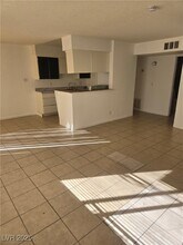 537 Calcaterra Cir in Las Vegas, NV - Building Photo - Building Photo