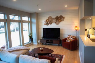 604 N Midvale Blvd in Madison, WI - Building Photo - Building Photo