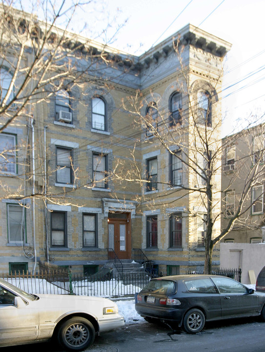 418 Bleecker St in Brooklyn, NY - Building Photo