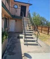 45419 10th St W in Lancaster, CA - Building Photo