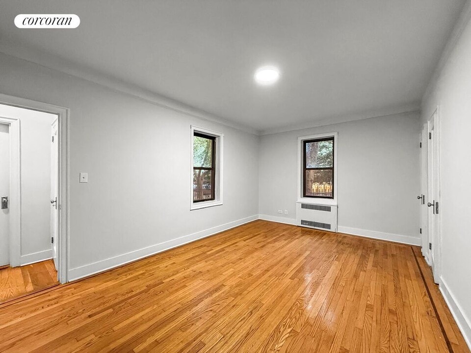 1685 E 5th St in Brooklyn, NY - Building Photo